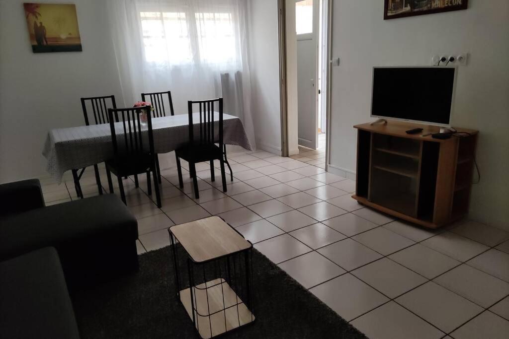 كتشوير Appt En Bas De Villa, Petit Exterieur, 1 Place De Parking المظهر الخارجي الصورة