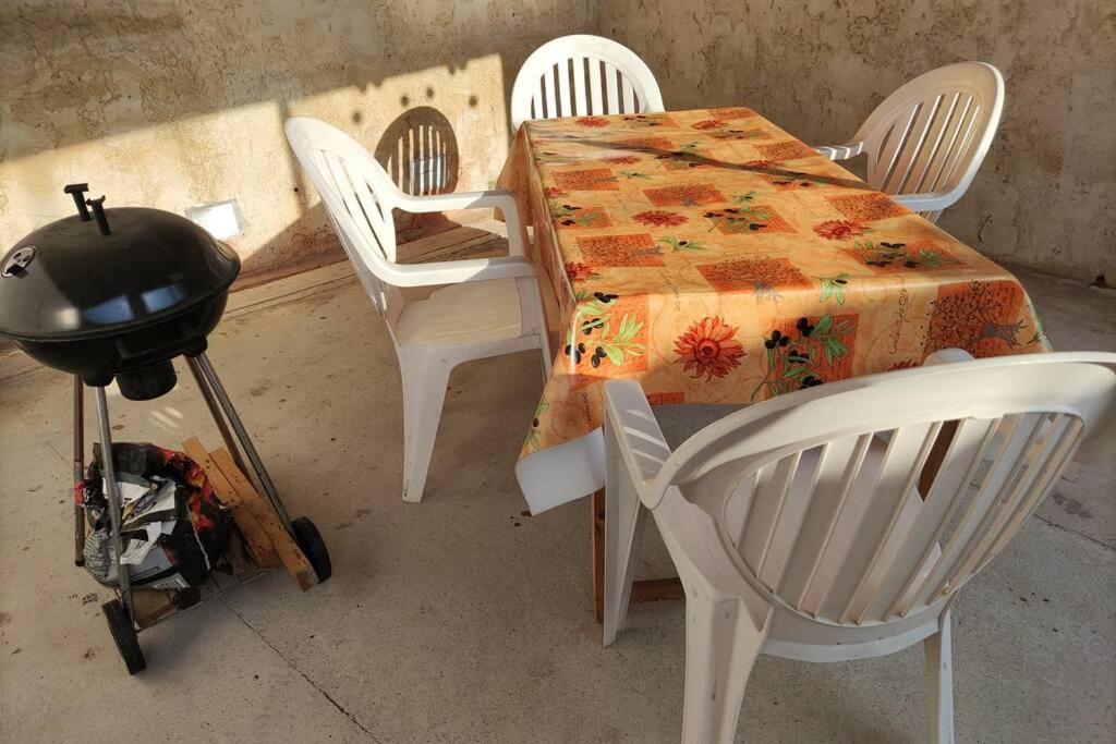 كتشوير Appt En Bas De Villa, Petit Exterieur, 1 Place De Parking المظهر الخارجي الصورة